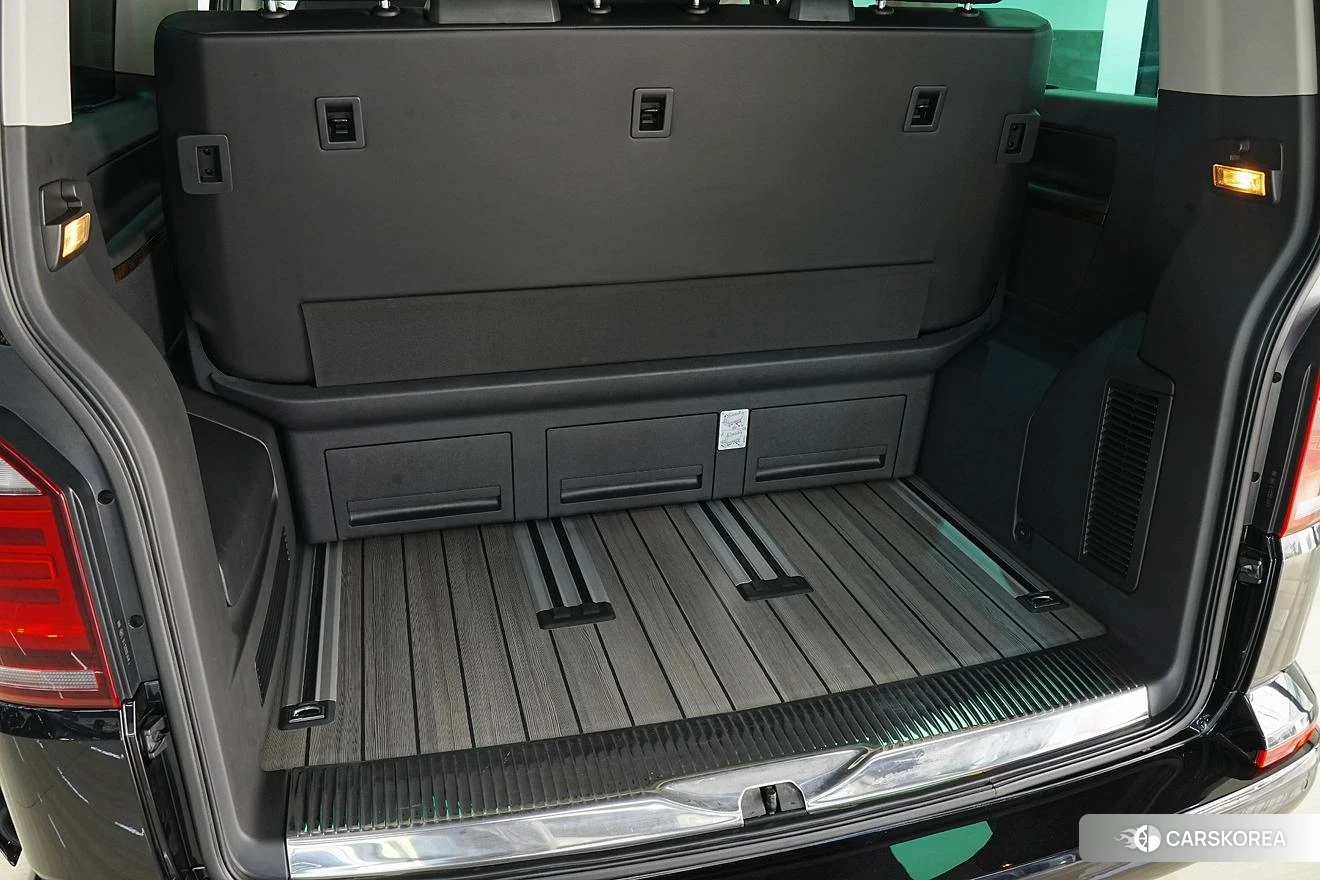 Volkswagen Multivan 2019 Черный из Китая, фото 3