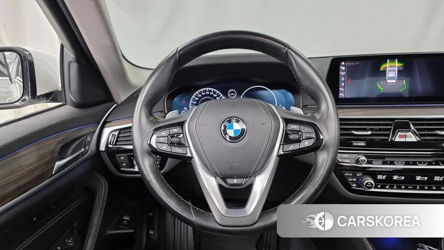 BMW 5 Series (G30) 2019 Белый из Кореи, фото 3