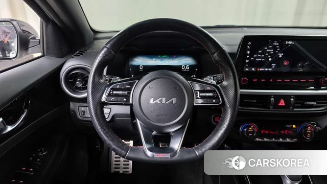Kia The New K3 2nd generation 2021 Белый из Кореи, фото 3