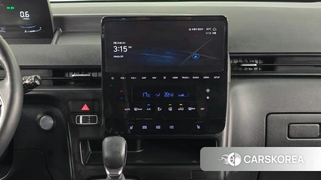 Hyundai Staria 2023 Белый из Кореи, фото 3