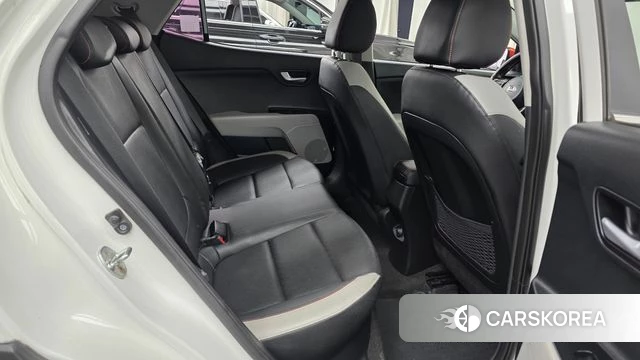 Kia Stonic 2018 Белый из Кореи, фото 3