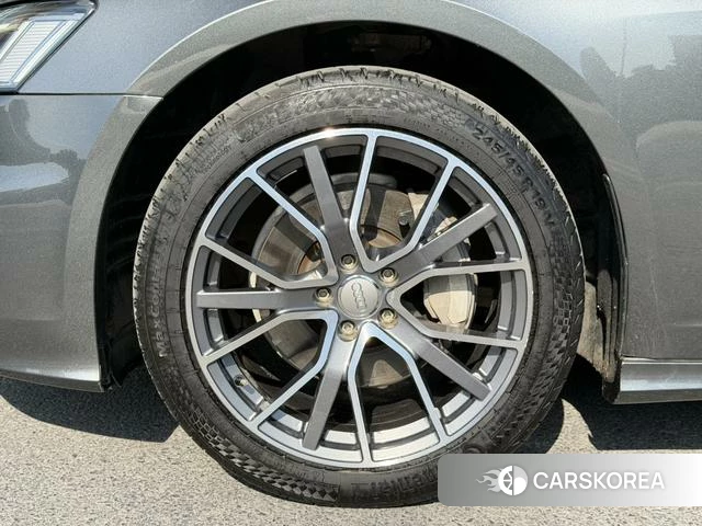 Audi A6 2022 Темно-серый из Китая, фото 3