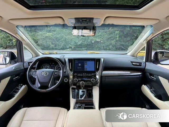 Toyota Alphard 2021 Белый из Китая, фото 3