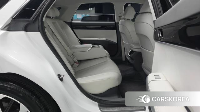 Hyundai Grandeur Hybrid (GN7) 2023 Белый из Кореи, фото 3