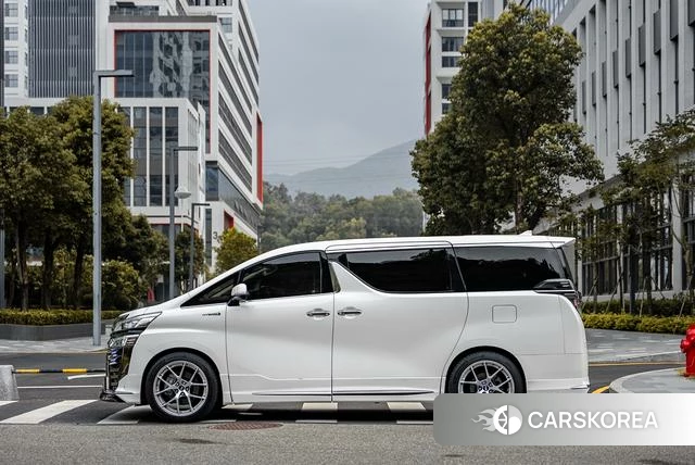 Toyota Vellfire 2021 Белый из Китая, фото 3