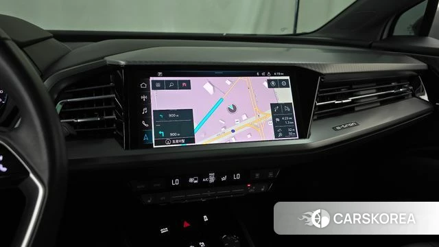Audi Q4 e-Tron (F4) 2023 Белый из Кореи, фото 3
