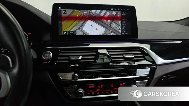 BMW 5 Series (G30) 2021 Черный из Кореи, фото 3