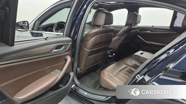 BMW 5 Series (G30) 2018 Черный из Кореи, фото 3