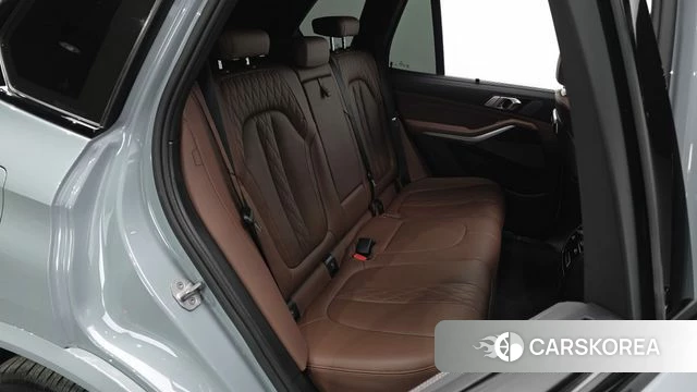BMW X5 (G05) 2024 Серебристо-серый из Кореи, фото 3
