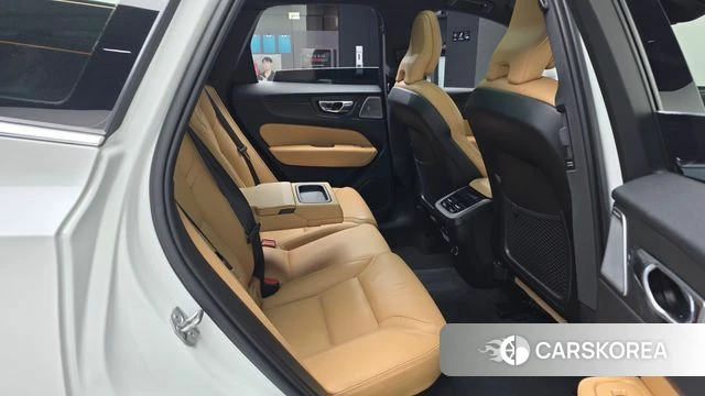 Volvo XC60 second Generation 2019 Белый из Кореи, фото 3
