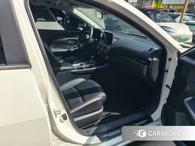 Nissan Sylphy 2022 Белый из Китая, фото 3