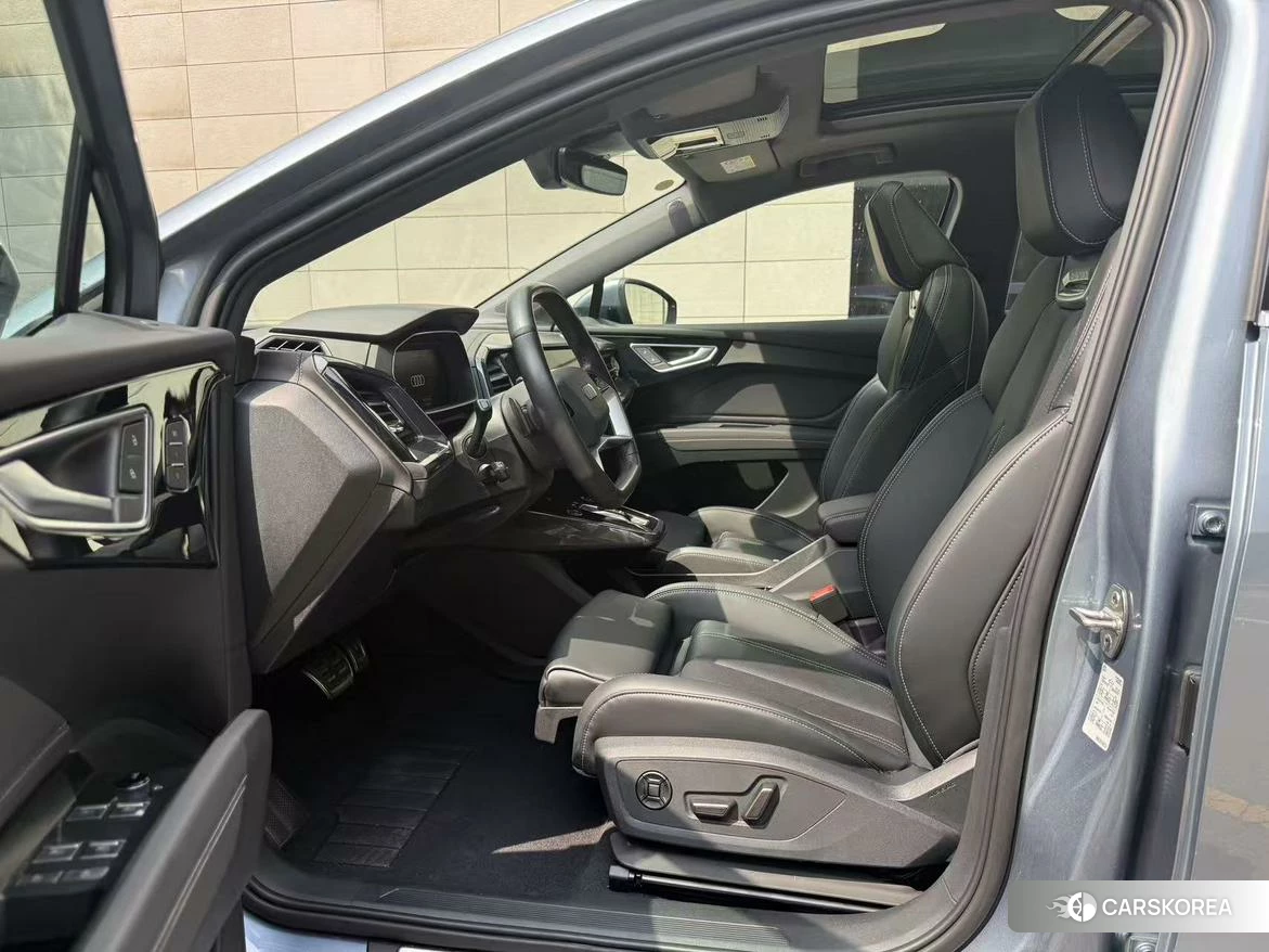Audi Q4 2023 Синий из Китая, фото 3