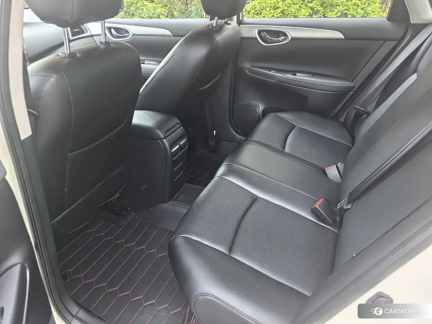 Nissan Sylphy 2024 Белый из Китая, фото 3