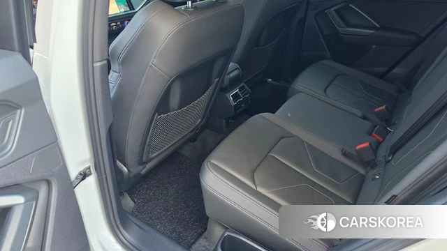 Audi Q3 (F3) 2022 Белый из Кореи, фото 3