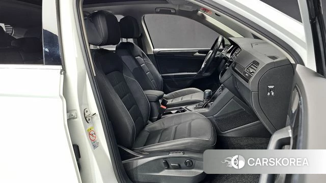 Volkswagen Tiguan second Generation 2020 Белый из Кореи, фото 3