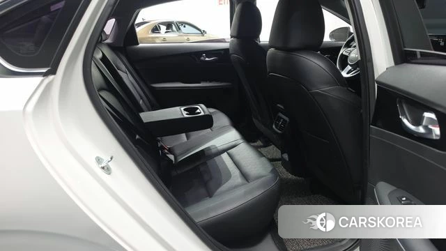 Kia The New K3 2nd generation 2022 Белый из Кореи, фото 3