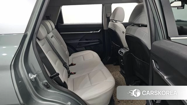 Ssangyong Torres 2023 Темно-зеленый из Кореи, фото 3