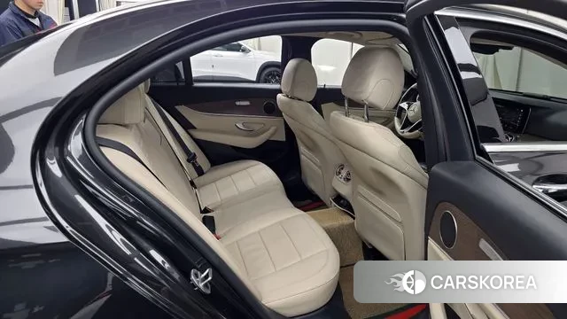 Mercedes-Benz E-Class W213 2021 Серый из Кореи, фото 3