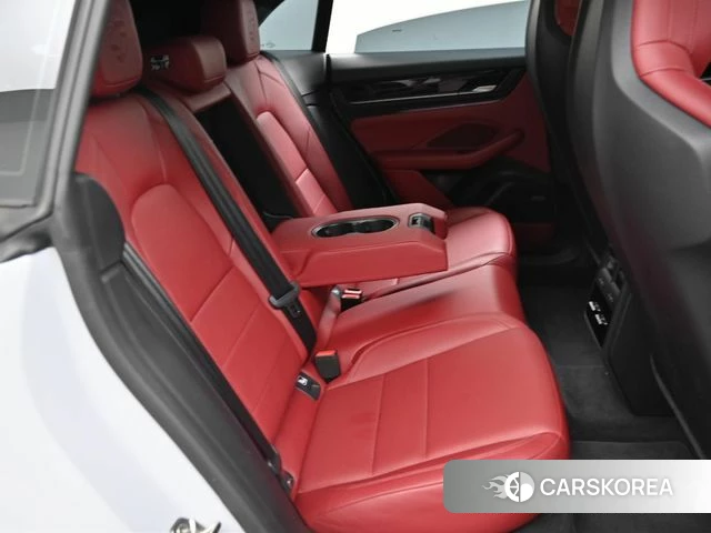 Porsche Makan EV 2025 Белый из Кореи, фото 3