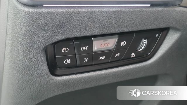 BMW 3 Series (G20) 2022 Белый из Кореи, фото 3