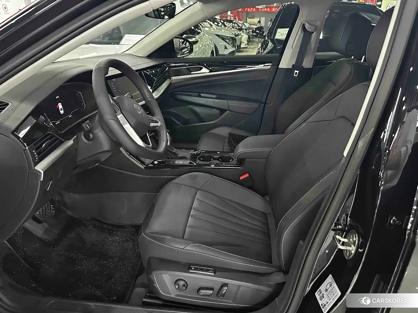 Volkswagen Passat 2026 Черный из Китая, фото 3