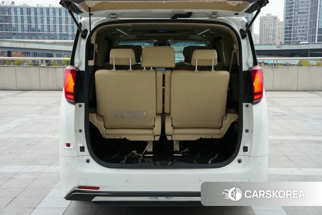 Toyota Alphard 2023 Белый из Китая, фото 3