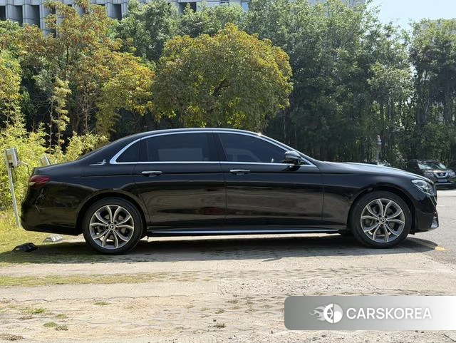 Mercedes-Benz E-Class 2022 Черный из Китая, фото 3