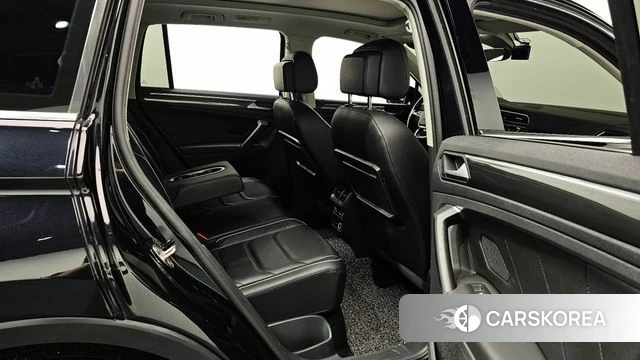 Volkswagen Tiguan second Generation 2020 Черный из Кореи, фото 3