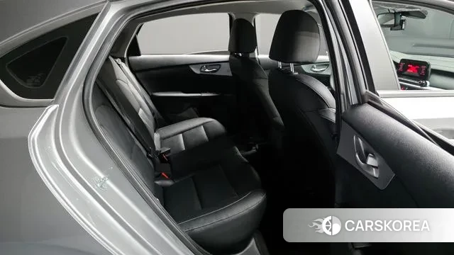 Kia The New K3 2nd generation 2022 Серебристо-серый из Кореи, фото 3