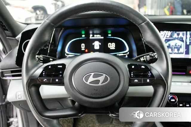 Hyundai The New Avante (CN7) 2024 Серебристо-серый из Кореи, фото 3