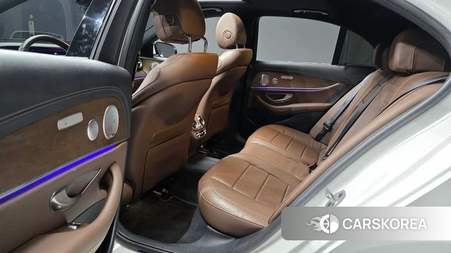 Mercedes-Benz E-Class W213 2021 Белый из Кореи, фото 3