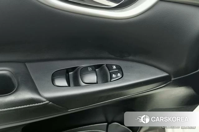 Nissan Sylphy 2022 Белый из Китая, фото 3