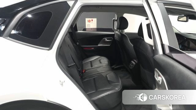 Kia Niro Plus 2022 Белый из Кореи, фото 3