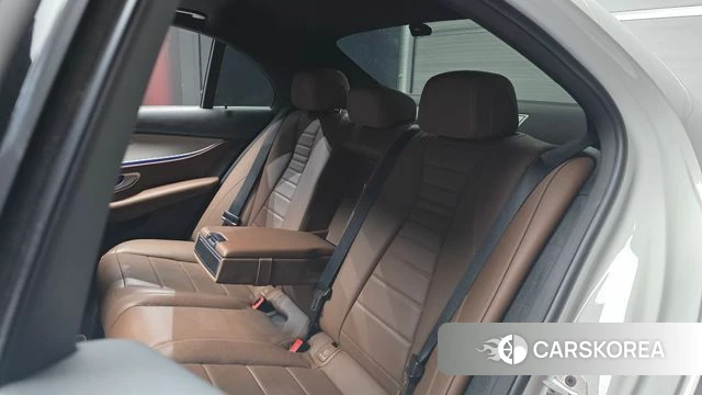 Mercedes-Benz E-Class W213 2021 Белый из Кореи, фото 3