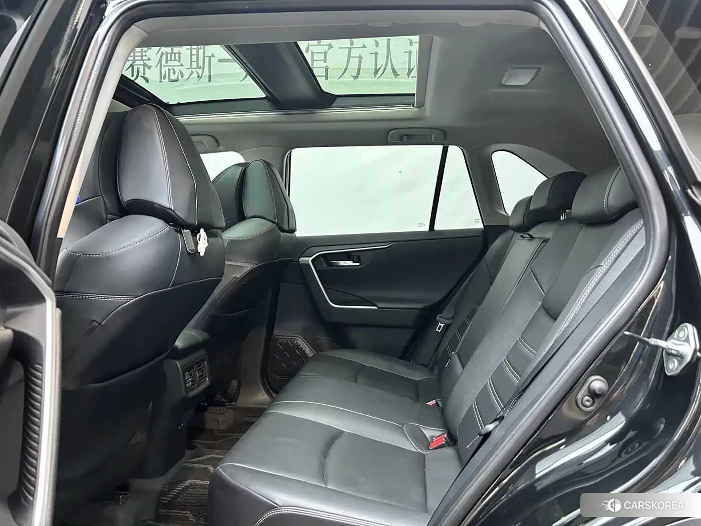 Toyota RAV4 2023 Черный из Китая, фото 3