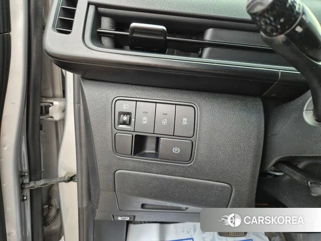 Hyundai Staria 2022 Серебристо-серый из Кореи, фото 3