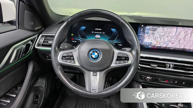 BMW i4 2023 Белый из Кореи, фото 3