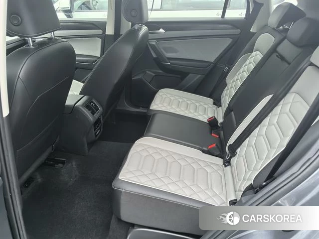 Volkswagen Tayron 2024 Темно-серый из Китая, фото 3