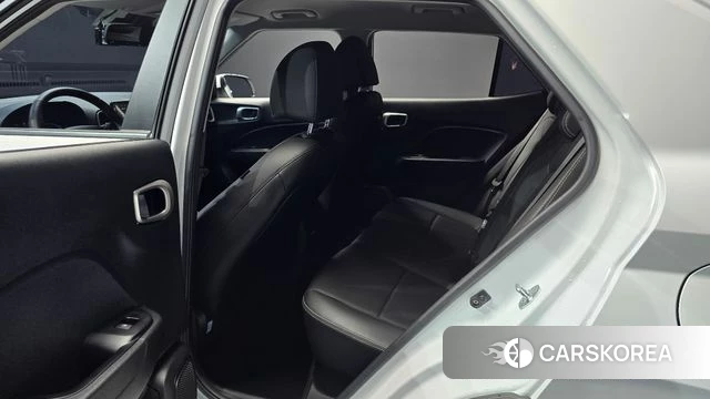 Hyundai Venue 2023 Белый из Кореи, фото 3