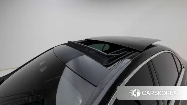 Mercedes-Benz C-Class W206 2025 Черный из Кореи, фото 3