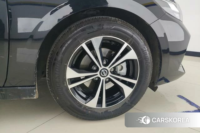 Nissan Sylphy 2023 Черный из Китая, фото 3