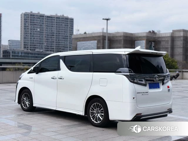 Toyota Vellfire 2022 Белый из Китая, фото 3