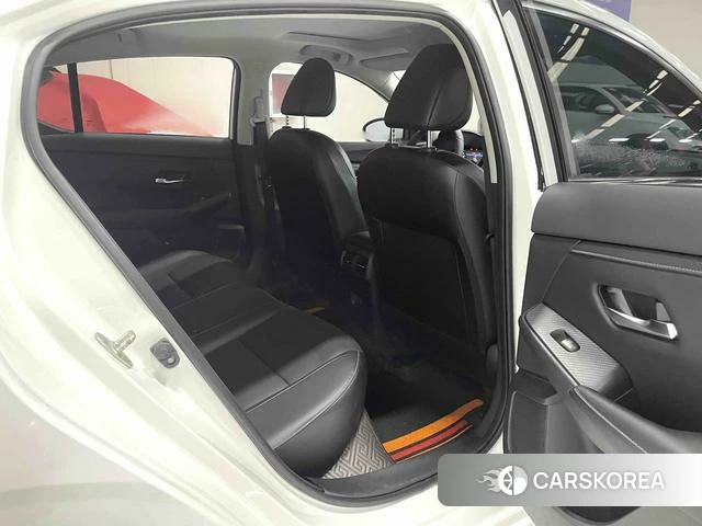Nissan Sylphy 2023 Белый из Китая, фото 3