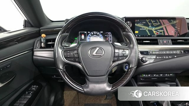Lexus ES300h 7th generation 2020 Белый из Кореи, фото 3
