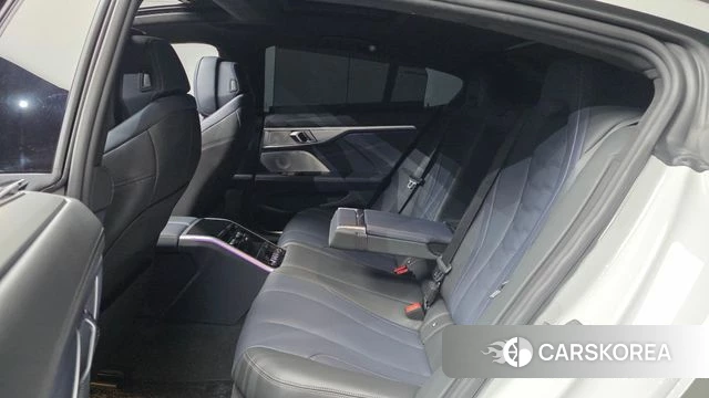 BMW 8 Series (G15) 2023 Белый из Кореи, фото 3