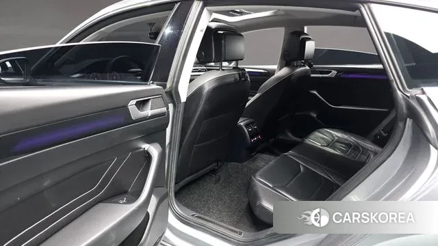 Volkswagen Arteon 2023 Серебряный из Кореи, фото 3