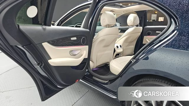 Mercedes-Benz E-Class W213 2018 Синий из Кореи, фото 3