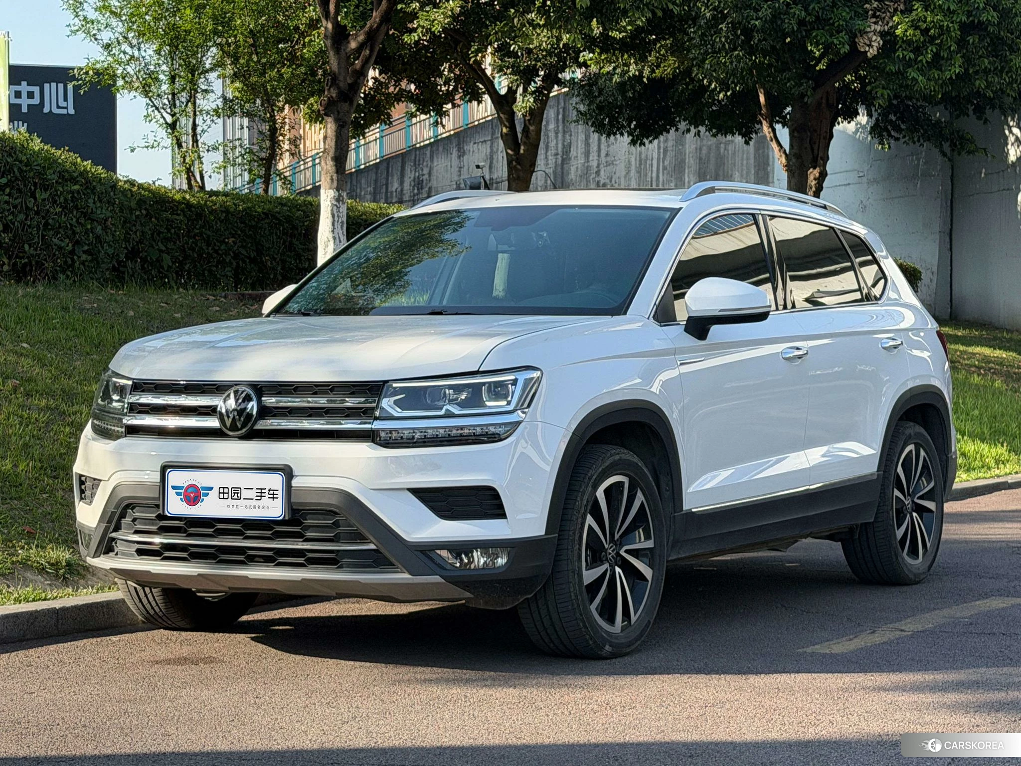 Volkswagen Tharu 2022 Белый из Китая, фото 3