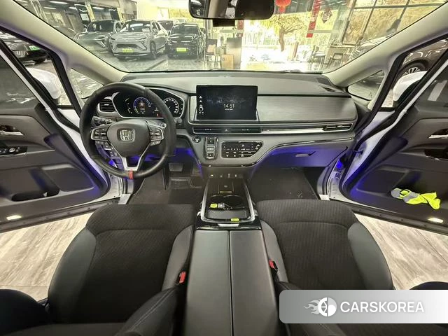 Honda Elysion 2024 Белый из Китая, фото 3