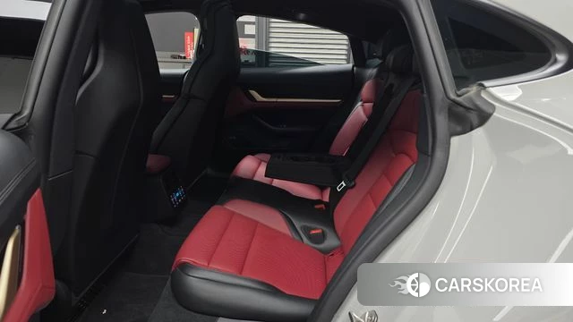 Porsche Taycan 2024 Серебристо-серый из Кореи, фото 3